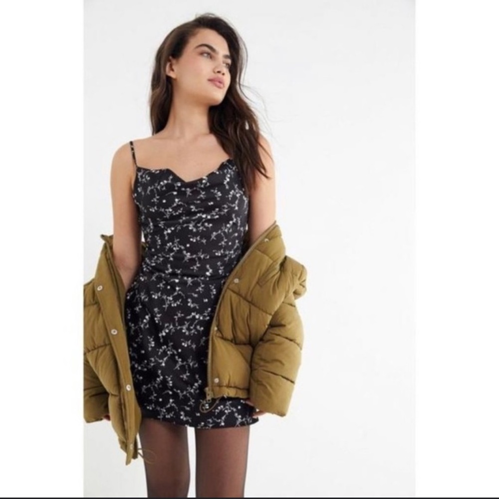 URBAN OUTFITTERS Mallory Floral Cowl Neck Slip Dress Size Large